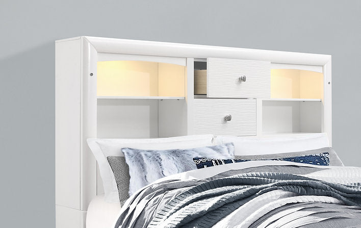 Jordyn (White) Bedroom Set